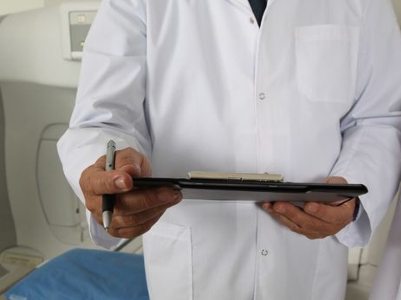 Отравившееся шаурмой продолжают поступать в больницы