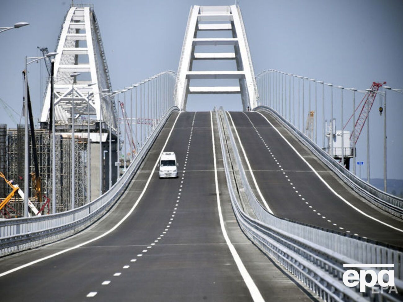 Крымский мост открыли в мае 2018 года