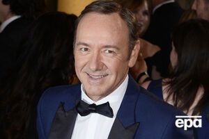 Із жовтня 2017 року Спейсі звинуватило в домаганнях понад 30 чоловіків