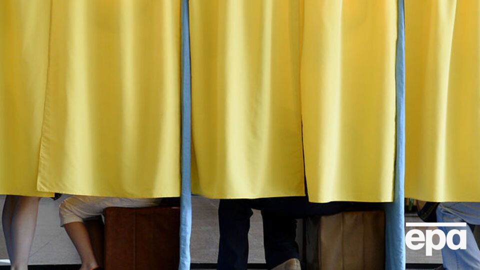 Центр социальных исследований "София" провел опрос с 18-го по 29 июня 2018 года