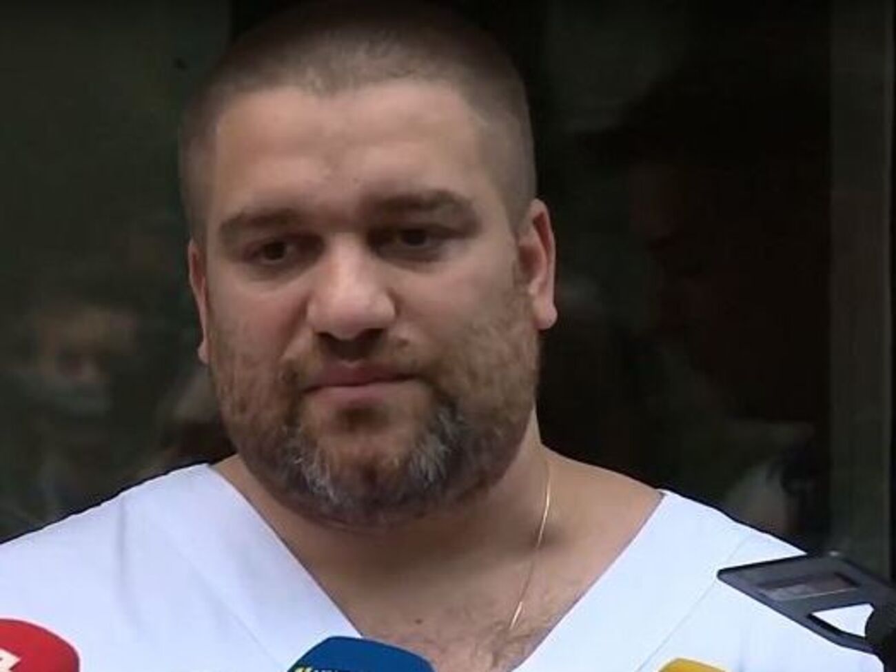 Лікар підкреслив, що лікуванням дівчинки займаються приблизно десять фахівців