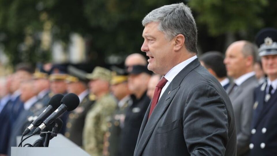 Порошенко: Доверие людей возвращается и растет