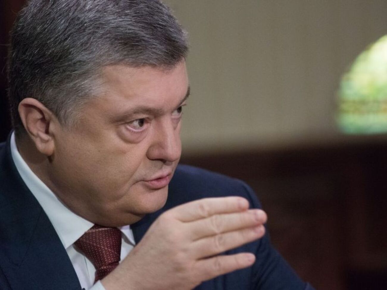 Порошенко заявил, что на Доньбассе не замороженный конфликт, а "горячая война"