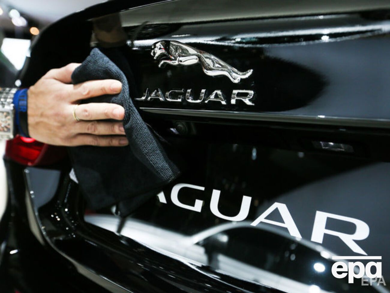 Jaguar за пять лет вложил в экономику Британии около &pound;50 млрд