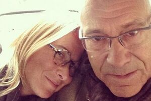 Роликом с участием Кончаловского поделилась его жена