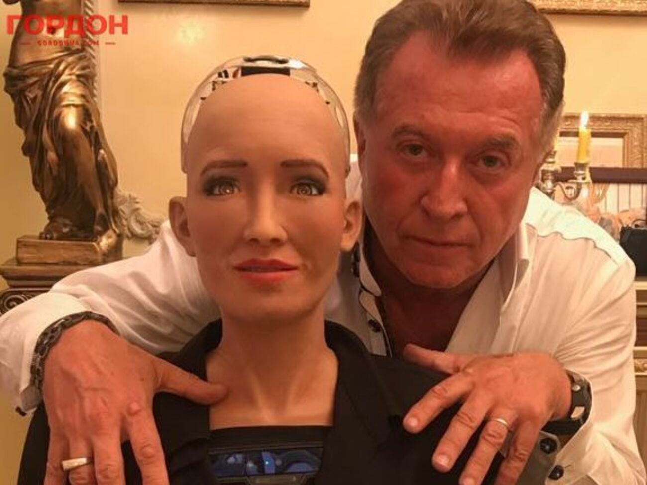 Мільярдер поспілкувався із Софією за вечерею "у будинку дуже високопоставленого казахського чиновника"