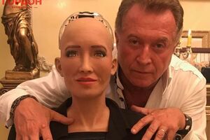 Мільярдер поспілкувався із Софією за вечерею "у будинку дуже високопоставленого казахського чиновника"