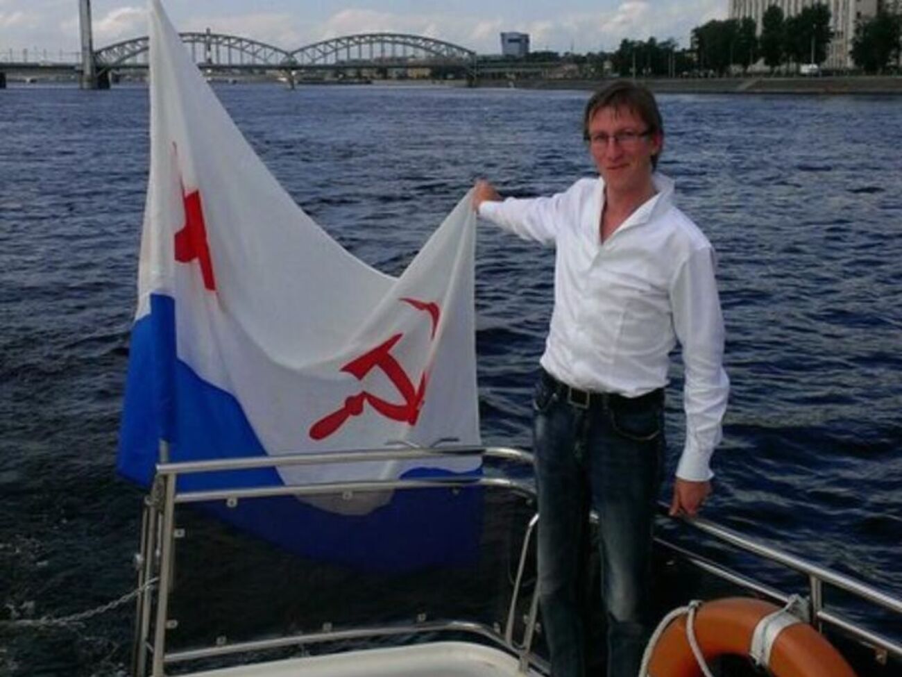 После огласки Грызлов пожаловался, что на него "накинулся народ и прям почти распял"