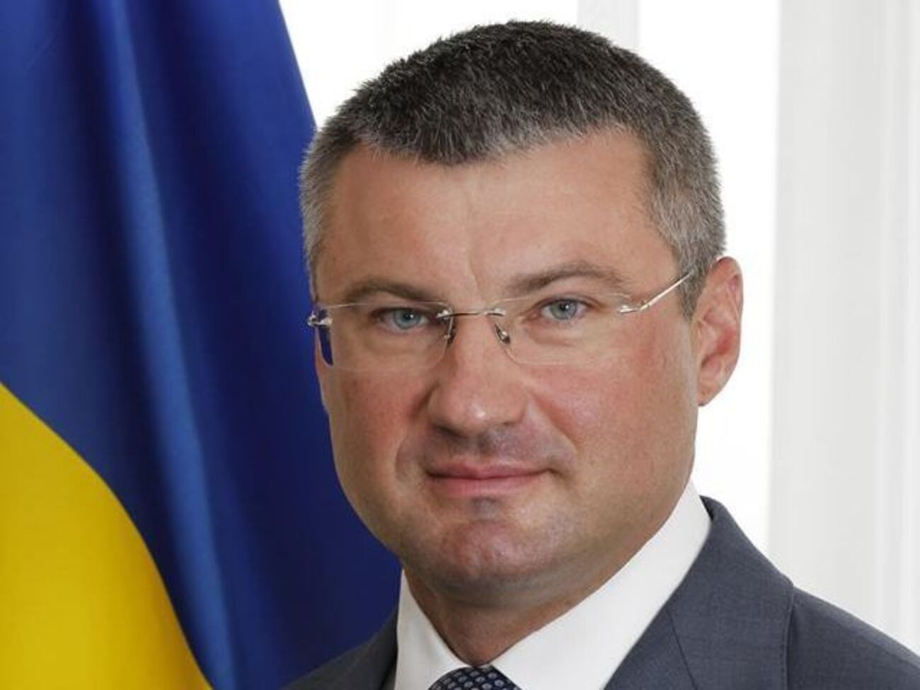 Сергей Мищенко:&nbsp;И это в то время как Кабинет Министров бьет себя в грудь и рассказывает о больших экономических достижениях