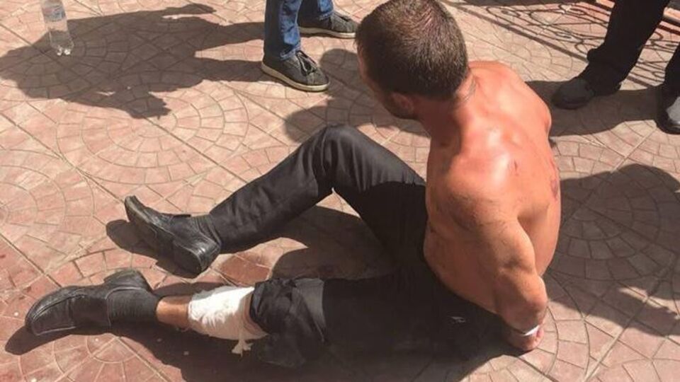 Патрульные оказали задержанному первую помощь