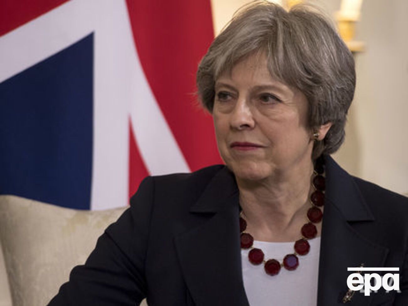 Мэй: Полиция и сотрудники служб безопасности безотлагательно занимаются установлением фактов этого инцидента, который сейчас расследуется как убийство