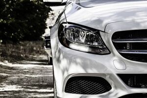 Журналісти вивчили автопарк українських чиновників