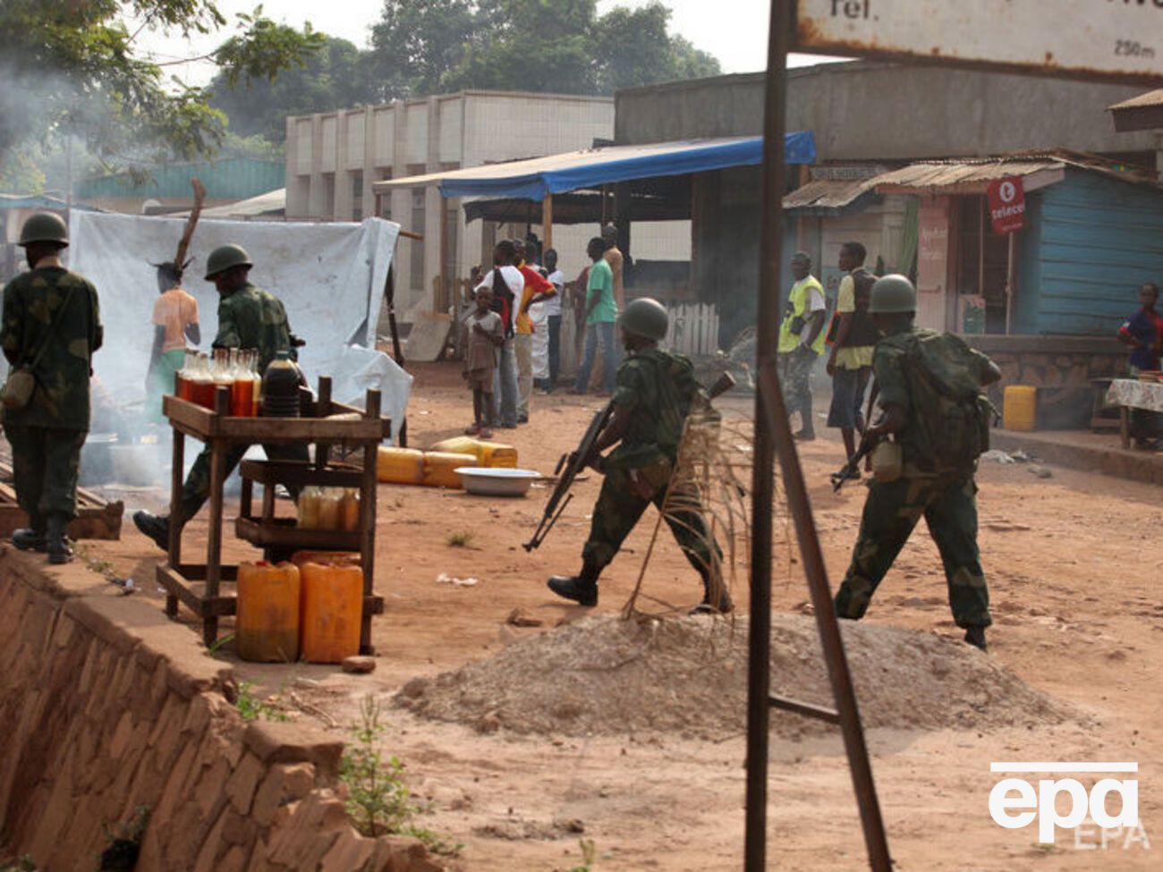 Местные власти подозревают в причастности к убийству журналистов группировку "Селека", пишут СМИ