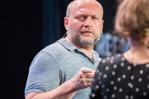 Я должен поверить, что деньги за "вышки Бойко" скрымздила обычный инженер, а не рыговская тусовка?