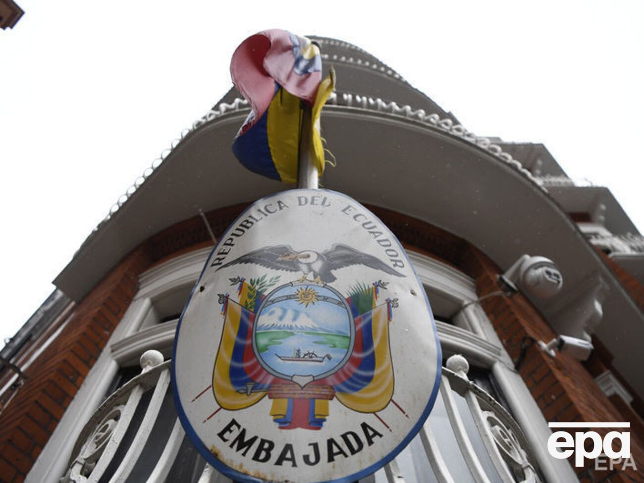 Ассанж може покинути посольство