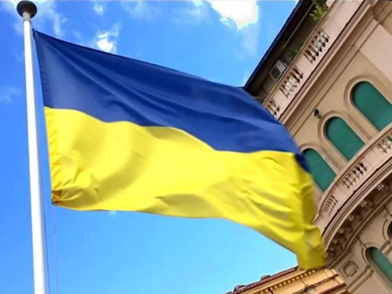 Генеральне консульство України в Мілані і посольство України в Італії тримають цю справу на особливому контролі