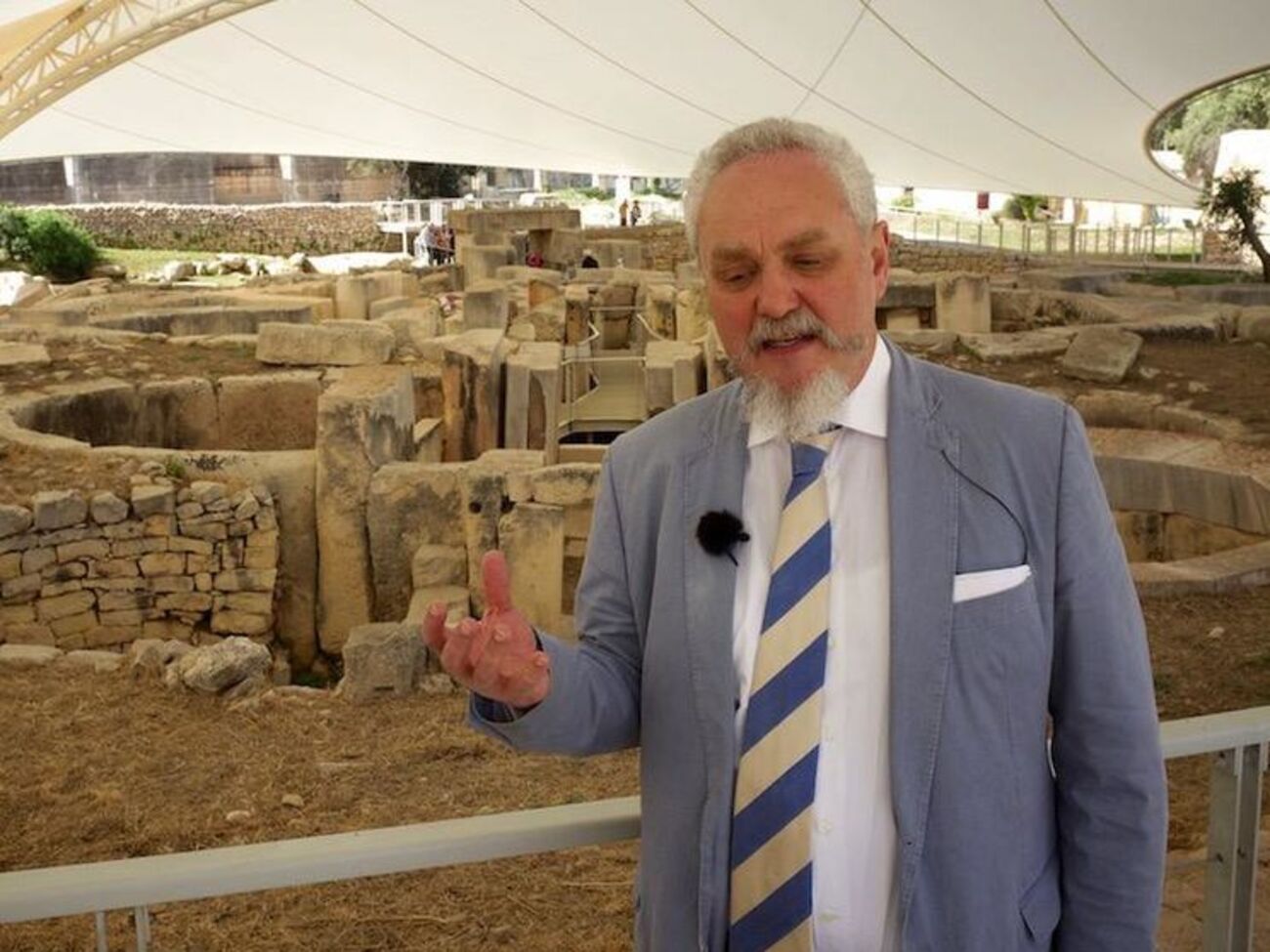 Зубов считает, что глава МИД РФ сплачивает армян