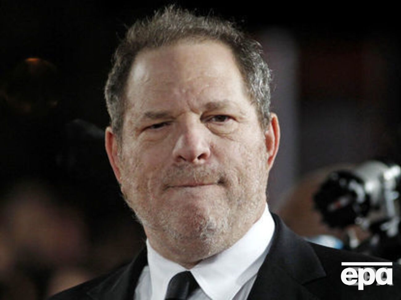 Около 100 женщин уже обвинили Вайнштейна в домогательствах или изнасилованиях