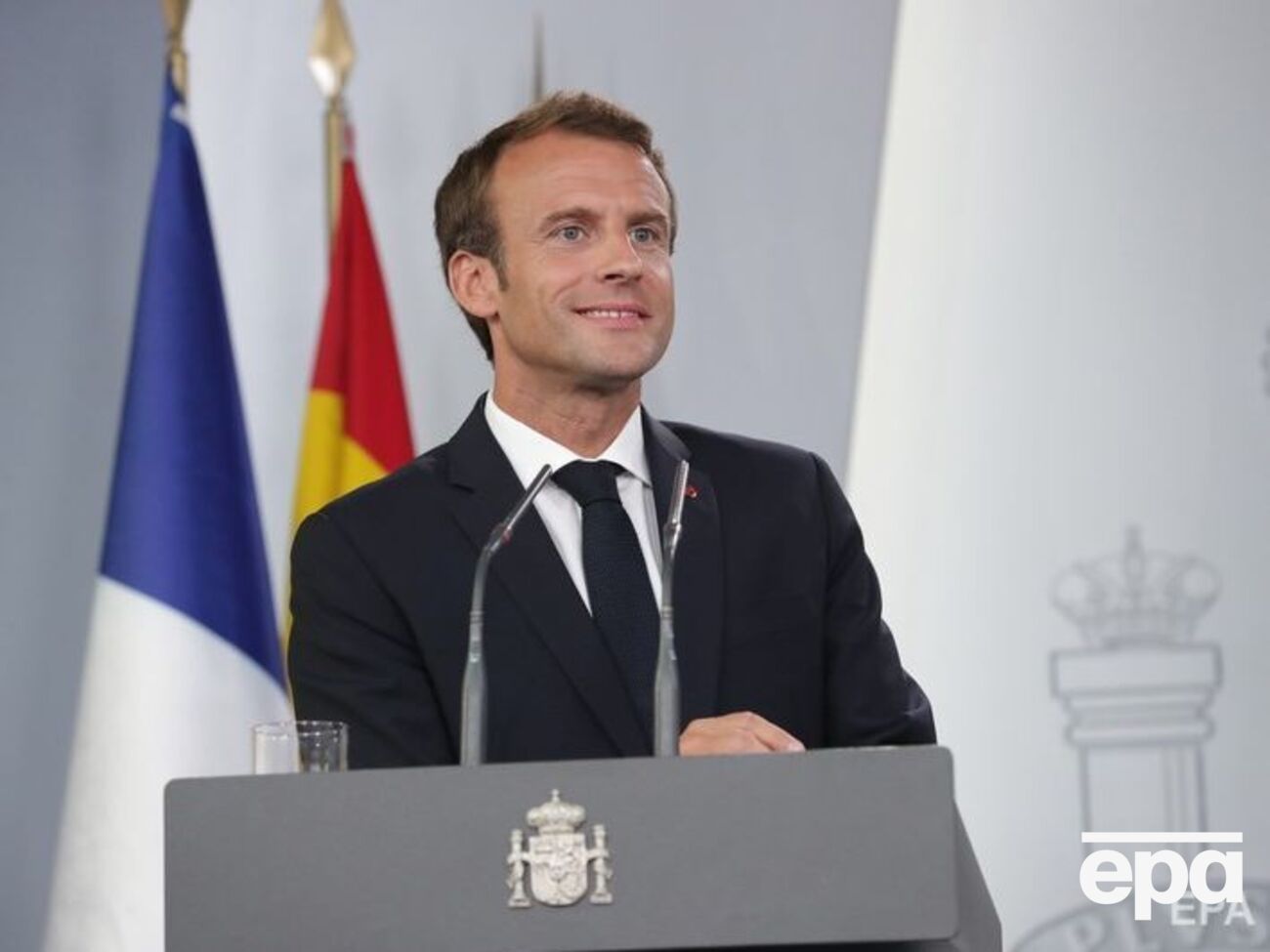 Макрон зробив кілька пропозицій Путіну щодо Сенцова