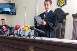 10 августа 2018 года Антонов закрыл дело против Кернеса "в связи с отказом стороны обвинения поддерживать обвинение по делу"