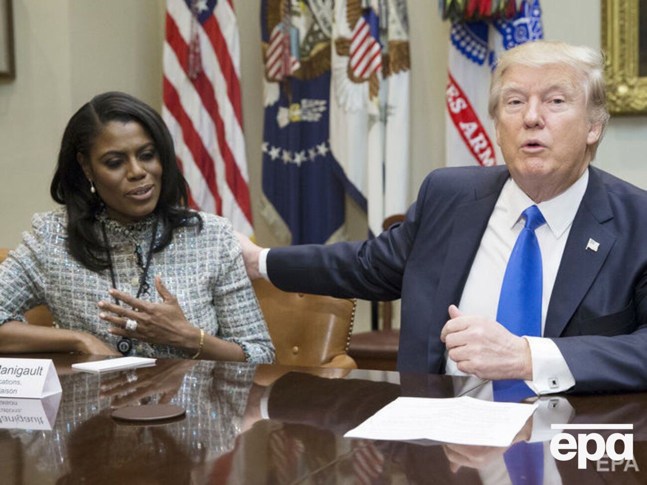 Маниголт-Ньюман заявила, что перед инаугурацией Трамп спрашивал ее по поводу замены Библии на "Искусство сделки"