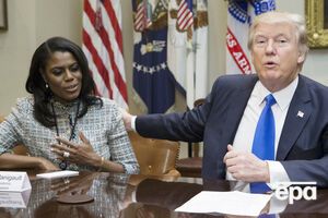 Маниголт-Ньюман заявила, что перед инаугурацией Трамп спрашивал ее по поводу замены Библии на "Искусство сделки"