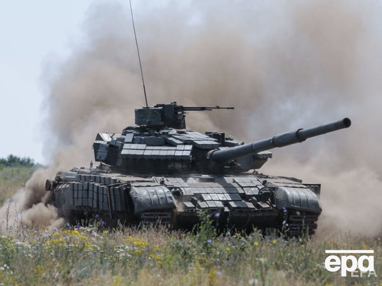 Безпілотник СММ ОБСЄ виявив одразу до 30 танків збройних формувань РФ під Луганськом