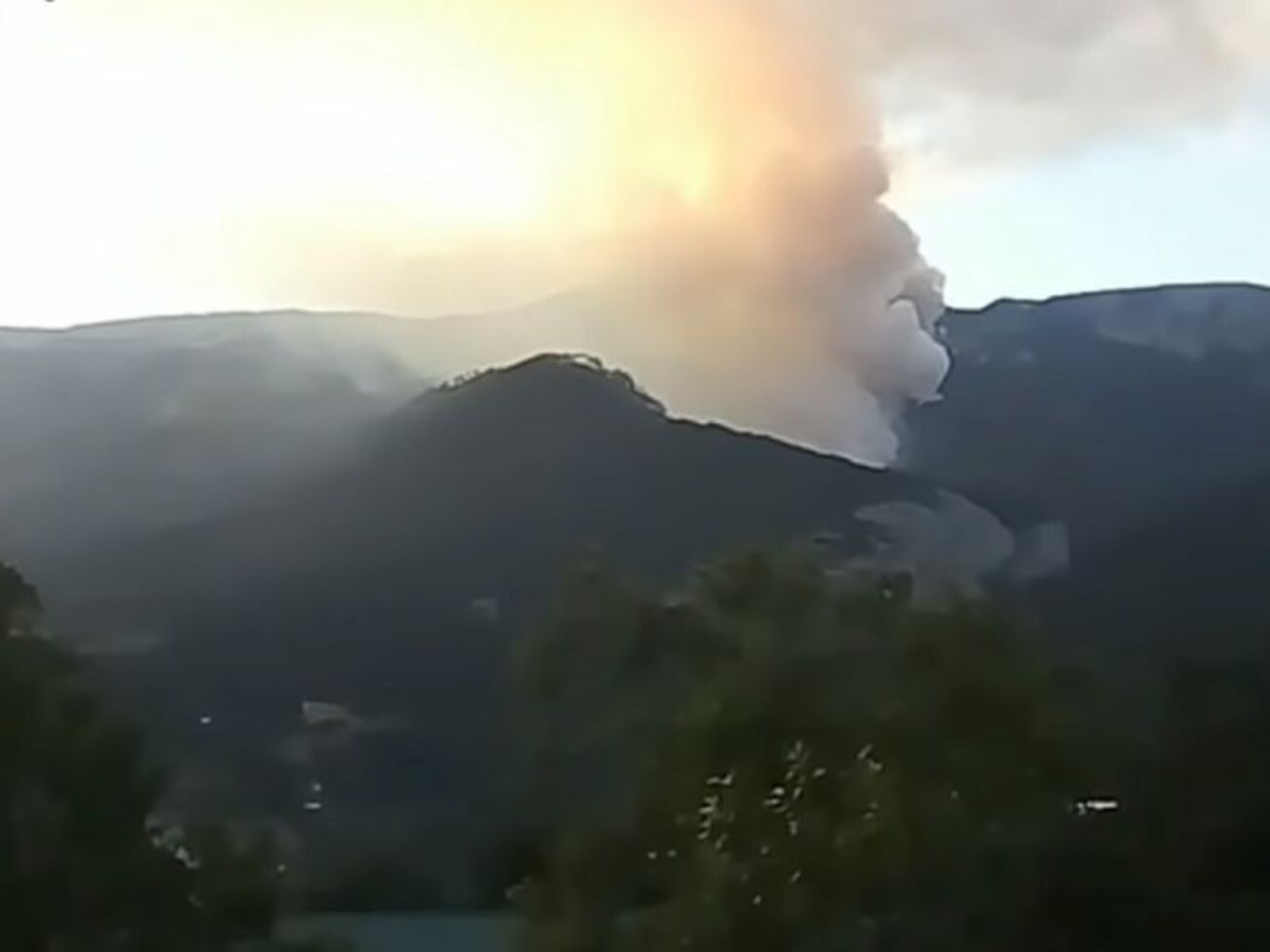 До гасіння пожежі залучили авіацію