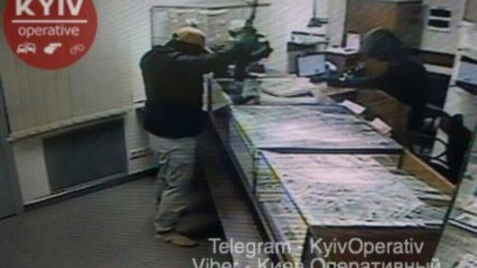 Злоумышленники забрали ювелирные изделия