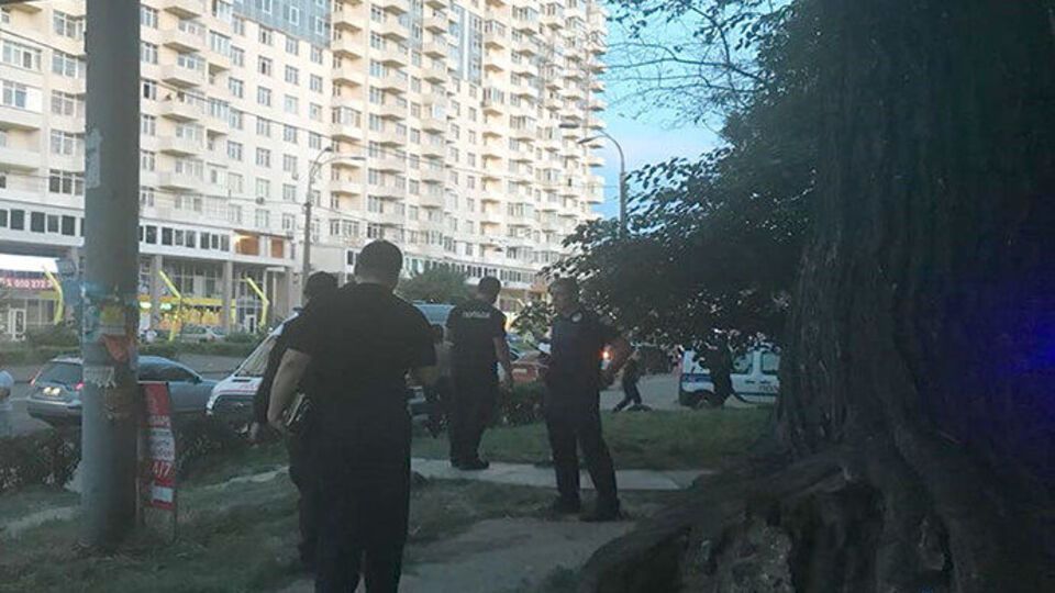 Полицейские направят на экспертизу вещественные доказательства, изъятые с места преступления