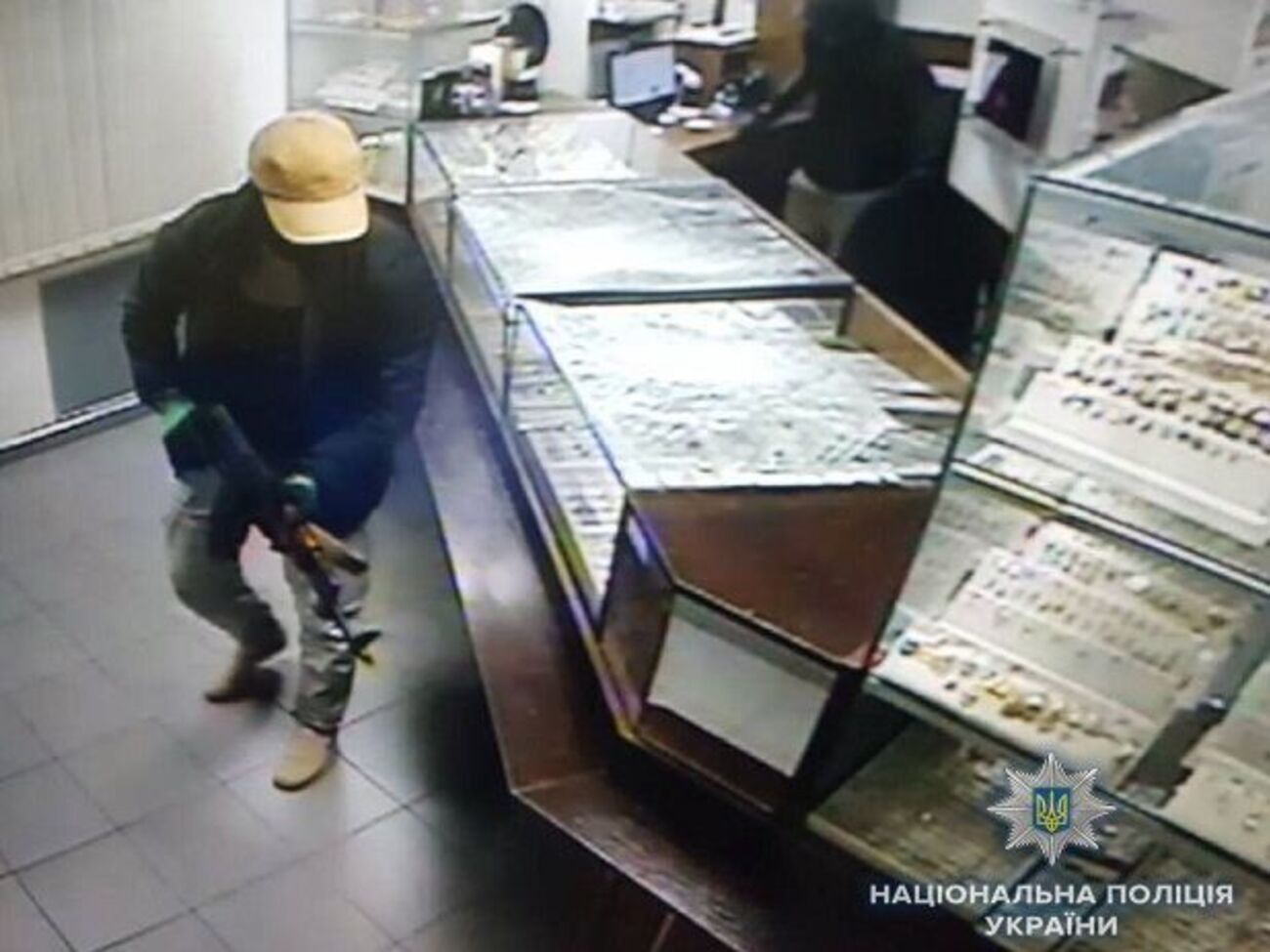 За словами Нечитайла, нападники спілкувалися між собою іноземною мовою