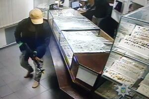 По словам Нечитайло, нападавшие общались между собой на иностранном языке