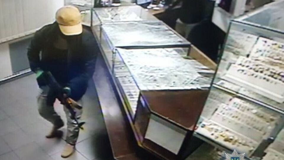 По словам Нечитайло, нападавшие общались между собой на иностранном языке