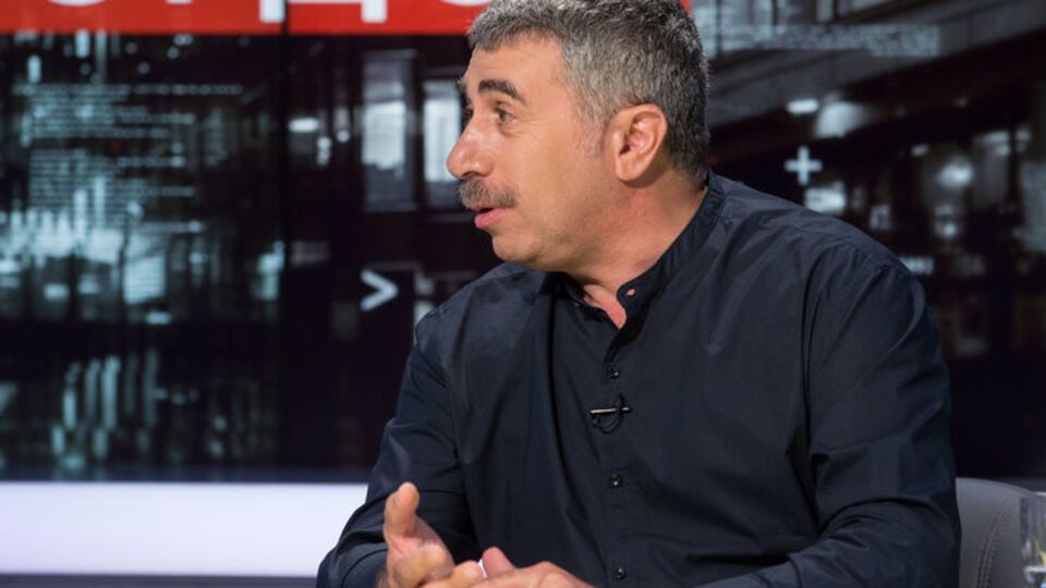 Комаровский: В Бишкеке кто-то распустил слух, что если я подержусь за живот беременной, то роды легкими будут