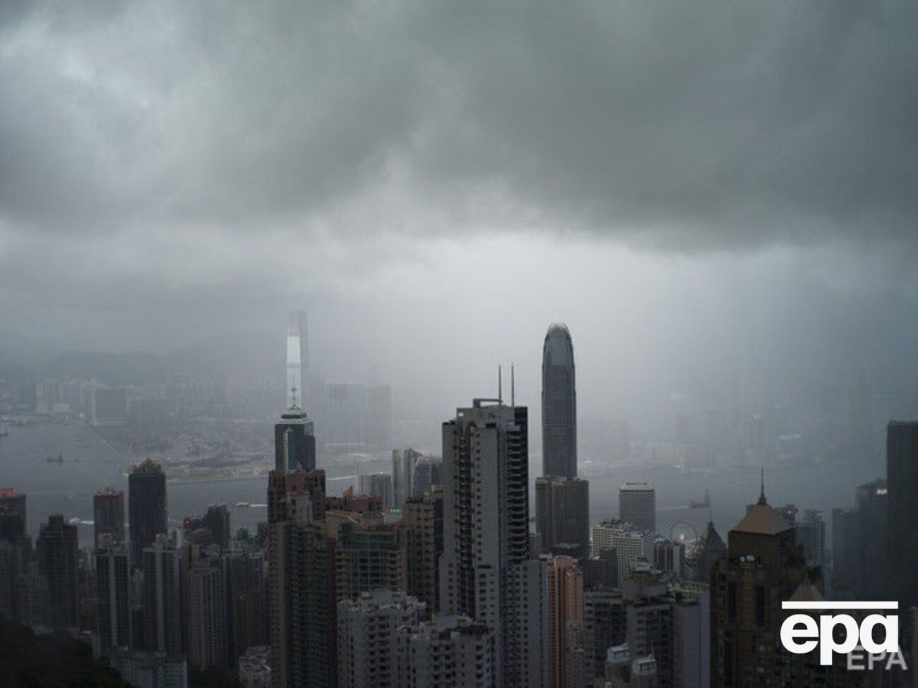 Тайфун обрушился на восточное побережье Китая