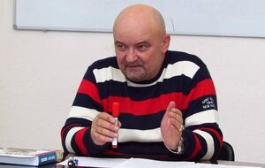За даними журналістів, у березні минулого року Козярчук продав майже за мільйон гривень розважальний комплекс "Бриз"