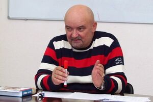 По данным журналистов, в марте прошлого года Козярчук продал почти за миллион гривен развлекательный комплекс "Бриз"
