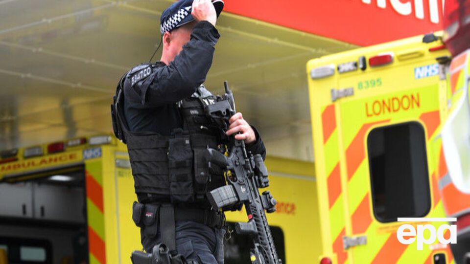 В Вестминстере остается большое количество правоохранителей