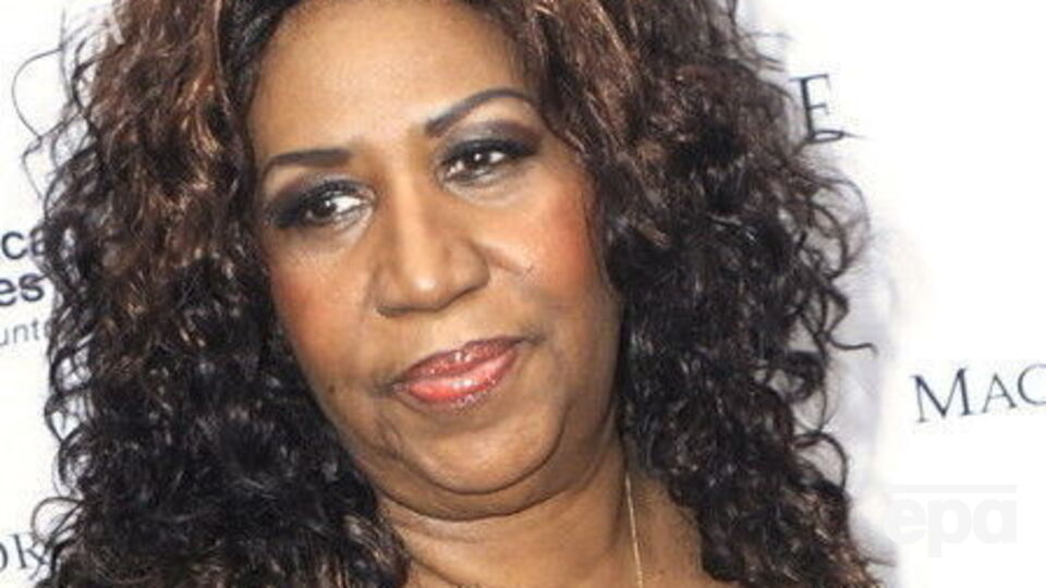 Франклин находится у себя дома в окружении близких