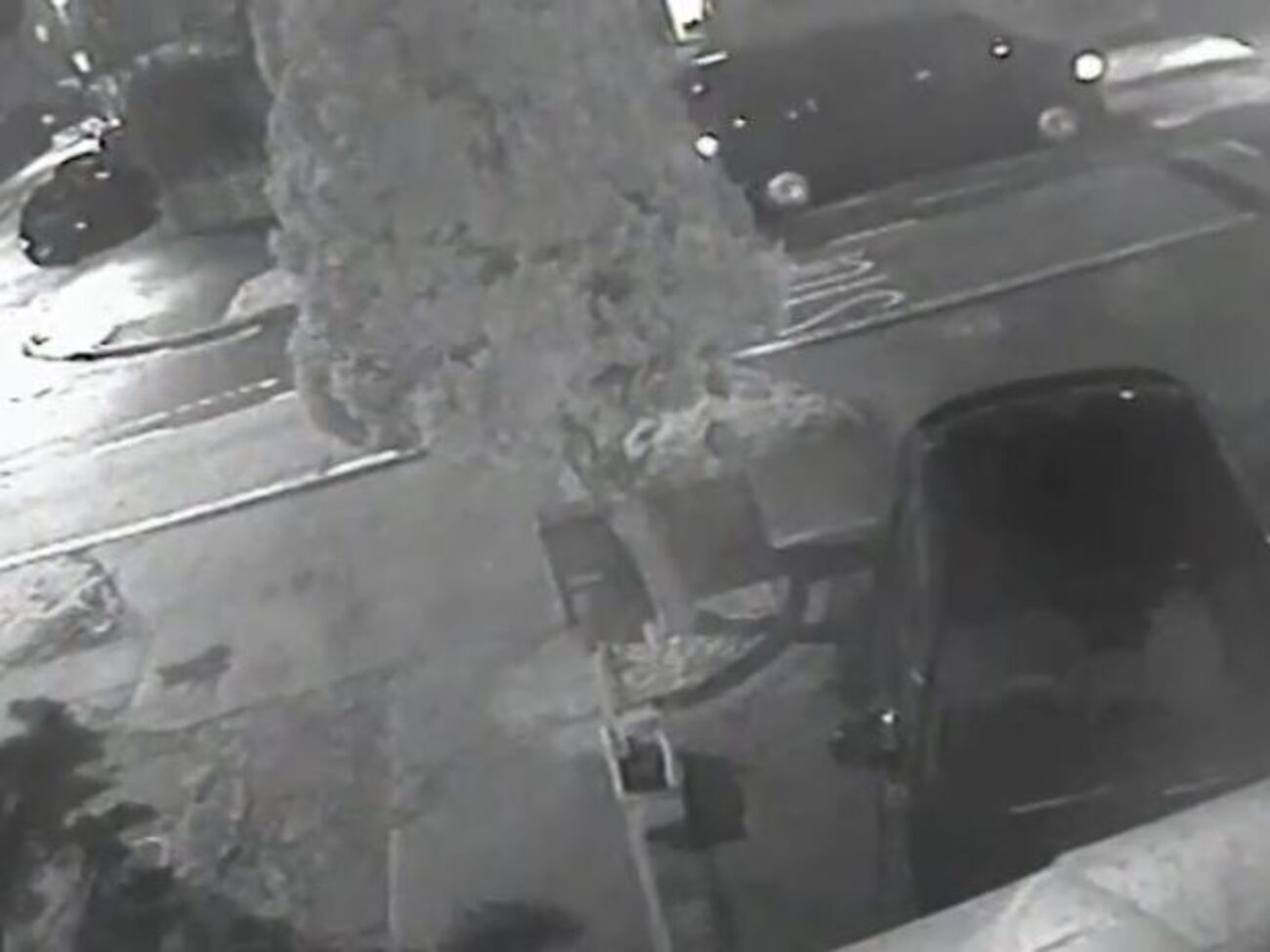 За&nbsp;27 часов до&nbsp;того, как стало известно о&nbsp;смерти Глушкова, по району, где жил бизнесмен, проехал черный фургон