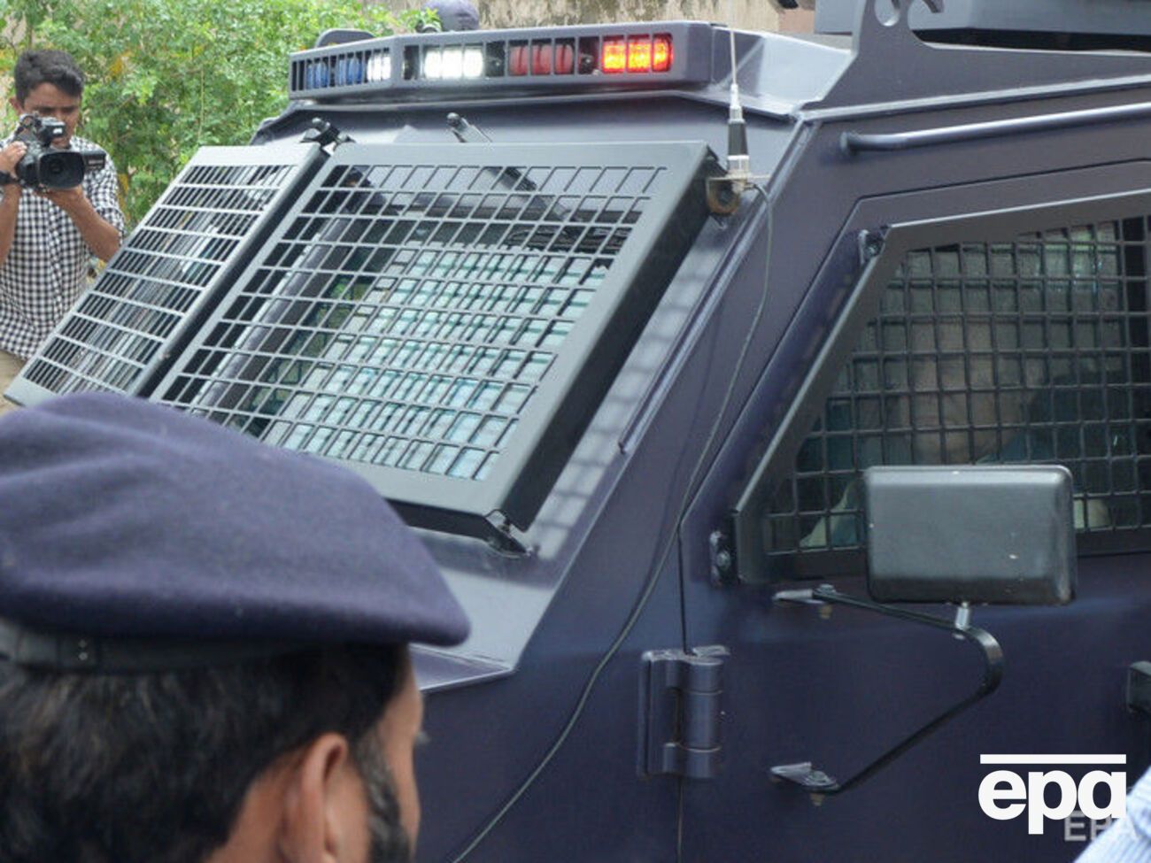 Полиция ищет злоумышленников, застреливших людей в суде