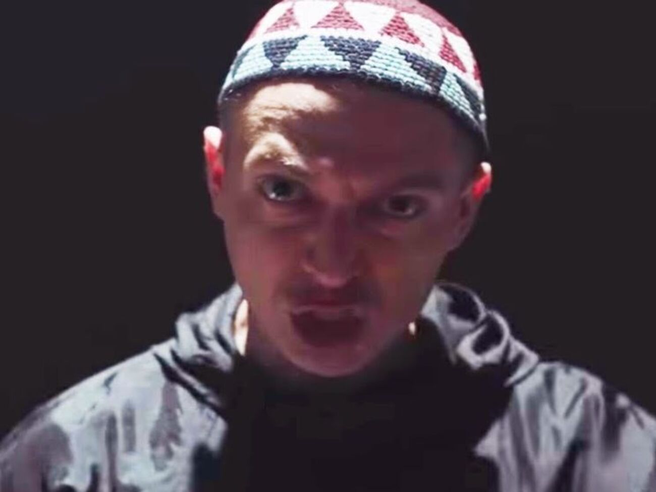 Oxxxymiron презентовал видео для аудитории 18+