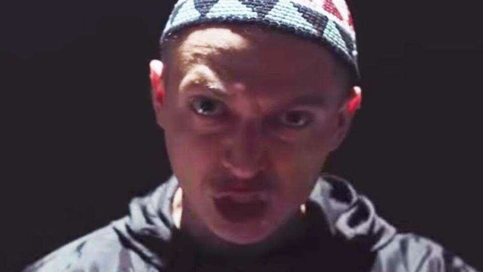 Oxxxymiron презентував відео для аудиторії 18+