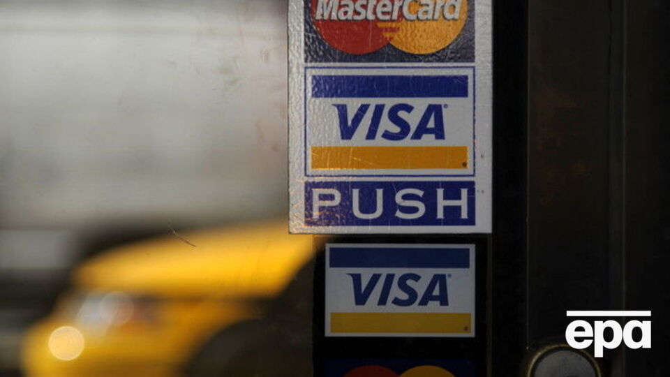 Операции с использованием платежных систем Visa и MasterCard были заблокированы в Крыму в декабре 2014 года, однако в 2016 году Visa продолжила работу на полуострове