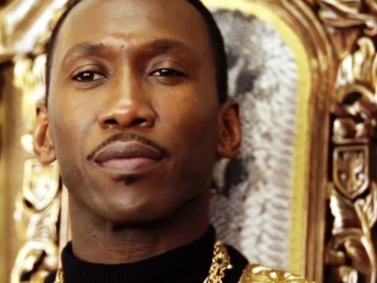 Главную роль исполняет Махершала Али