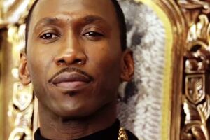 Главную роль исполняет Махершала Али