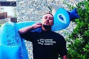 Monatik: Красиво... Невозможно красиво вокруг... Невозможно вокруг красиво... С новыми силами в новый год