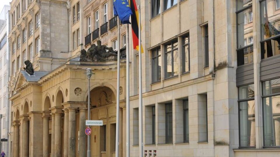 Рішення про третю стать німецький мін'юст назвав важливим