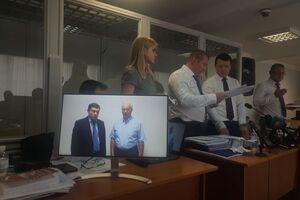 Адвокати намагалися домогтися виступу Азарова на засіданні
