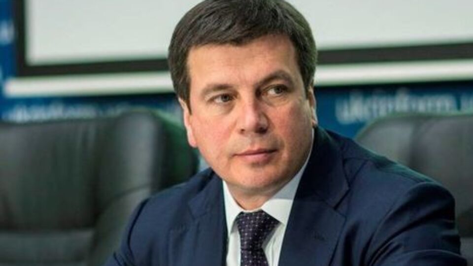 Зубко подчеркнул, что окончательное решение о выборе варианта водоснабжения должны принимать органы местной власти